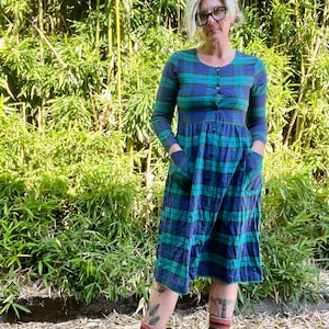 Amy too! Byer California 1990’s vintage plaid flannel cotton long sleeve dress women’s size small