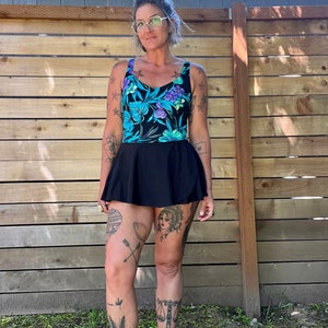 Longitude 1980’s vintage skirted  floral one piece bathing suit womens size medium