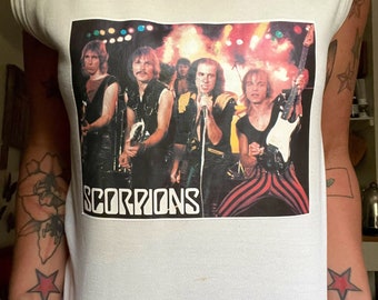 Rad 1980’s vintage Scorpions iron on tank top unisex size small/medium