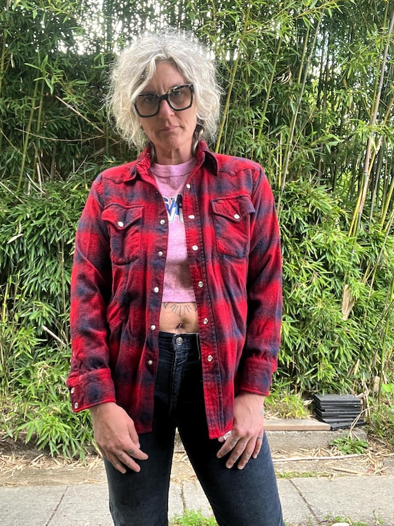 Pendleton 1970's/80's Buffalo Red and Black Plaid Wool Pearl Snap