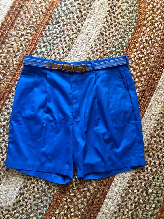 1990’s vintage mens deadstock pleated shorts. Size
