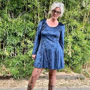 1990’s Jamie Brooke cobalt blue crushed velvet long sleeve babydoll dress women’s size M