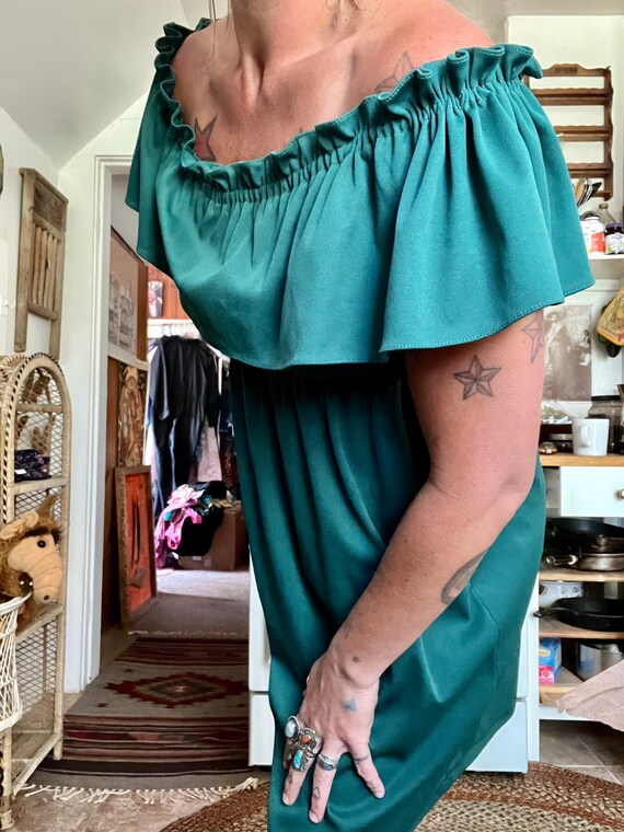 1970’s vintage hunter green off the shoulder empi… - image 2