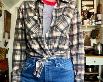 1980’s/90’s vintage plaid super soft flannel gender neutral size medium