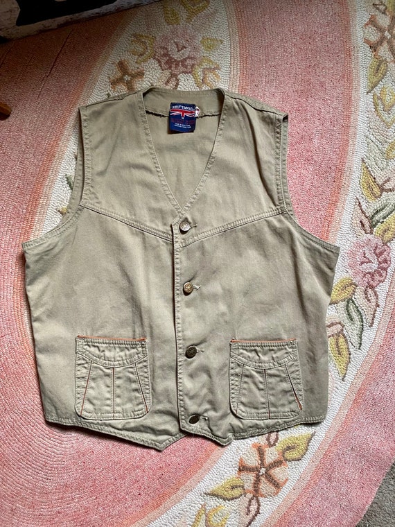 1990s Vintage Army Green Colored Button 