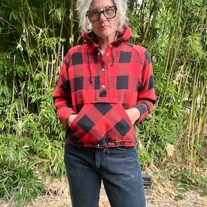 Montgomery ward 1970’s buffalo plaid red and black hooded pullover wool/cotton sweatshirt mens or women’s size small/medium