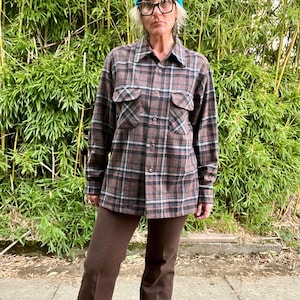 Pendleton 1980’s vintage earth tone peak collared button down flannel shirt men’s or women’s size large