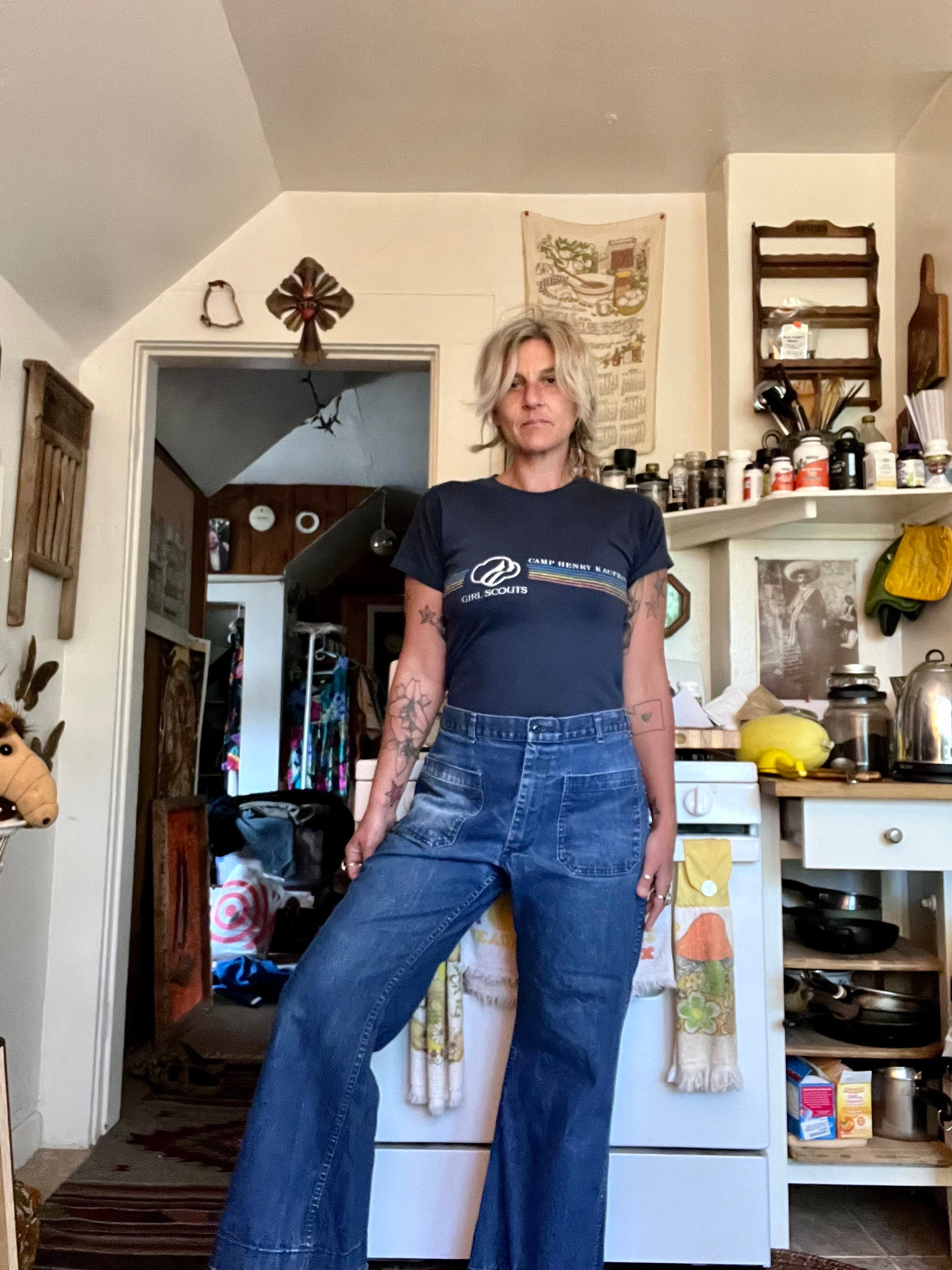 31 " Kleding Gender-neutrale kleding volwassenen Jeans Vintage Lee Bleach geverfd geschilderd upcycled herwerkt Dark Wash Statement Grunge High Rise Jeans 