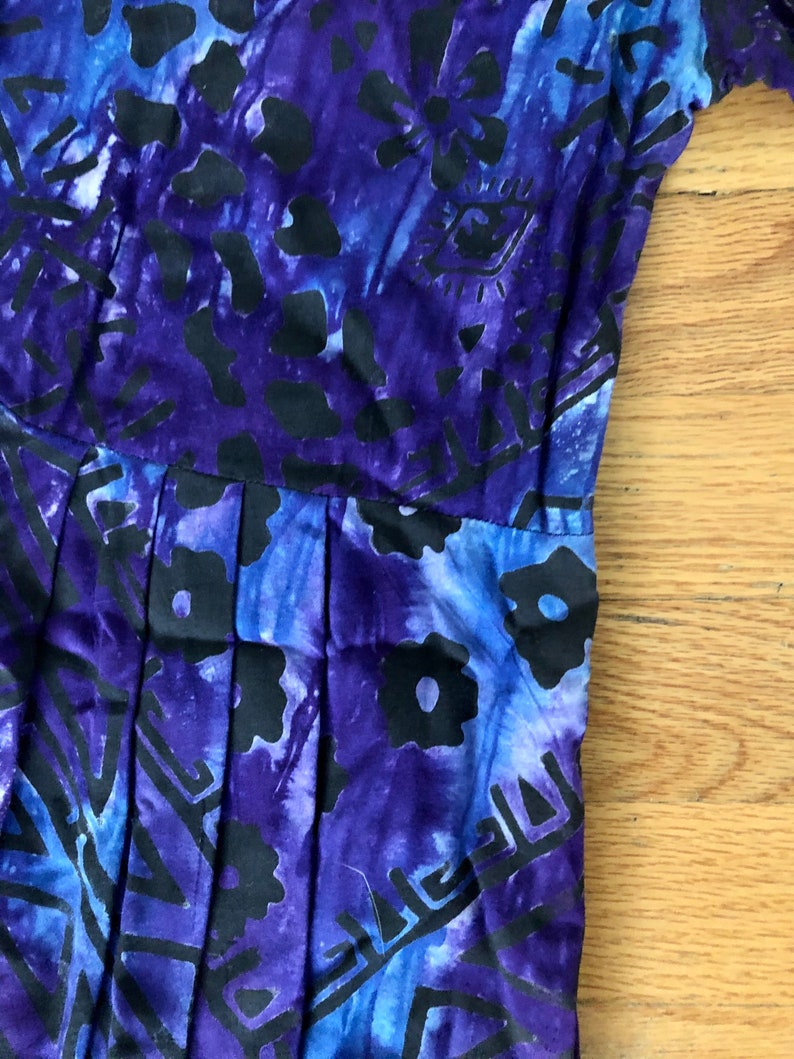 Super cute women\u2019s vintage 1980\u2019s Polynesian print dress Size mediumlarge