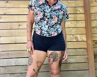 Sheryl Burnett California 1990’s floral and lace vintage button up shirt/top women’s size medium
