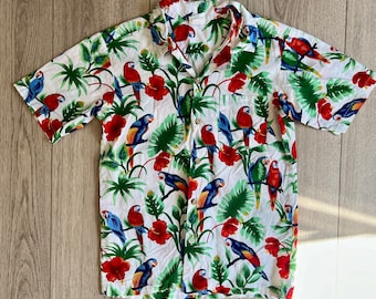 Nui Nala Hawaii 1980’s vintage parrot floral cotton button up shirt women’s size xsmall/small