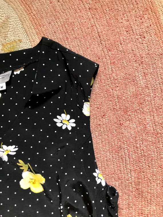 Adorable 1990’s vintage daisy floral print tank top w… Gem