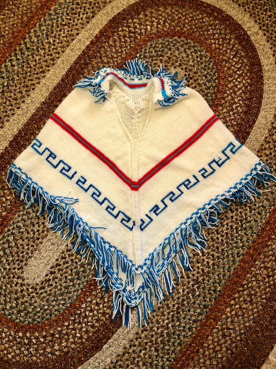 Amazing 1970’s vintage hand knitted poncho. Free s