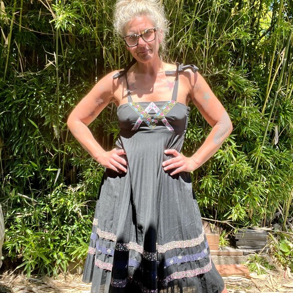 Young Edwardian 1970’s vintage accordion skirt floral sundress women’s size medium
