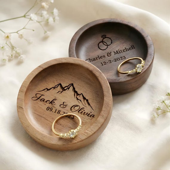 Personalised Wooden Ring Dish - Custom Engagement Gift for Couple - 5th Wood Anniversary Gift - Engraved Jewelry Tray - Wedding Ring Holder