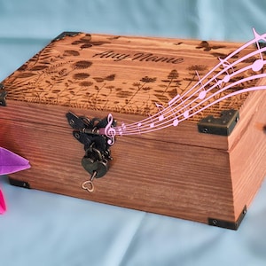 Spieluhr - Personalisierte Schmuck- oder Erinnerungsbox - Verschiedene Designs und Größen - Abschließbare Optionen - Jeder Name oder jede Nachricht - Einzigartiges Geschenk