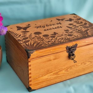 Boîte souvenir de luxe personnalisée en bois avec cadenas coeur et clé - Look vintage - Divers modèles et options de loquet - N'importe quel nom ou message