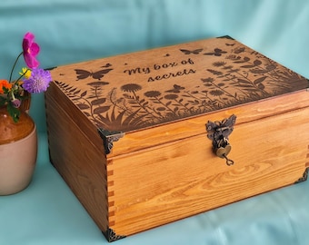 Luxury Personalised Wooden Keepsake Box with Heart Padlock & Key - Vintage Look - Various Designs and  Latch Options - Any Name or Message