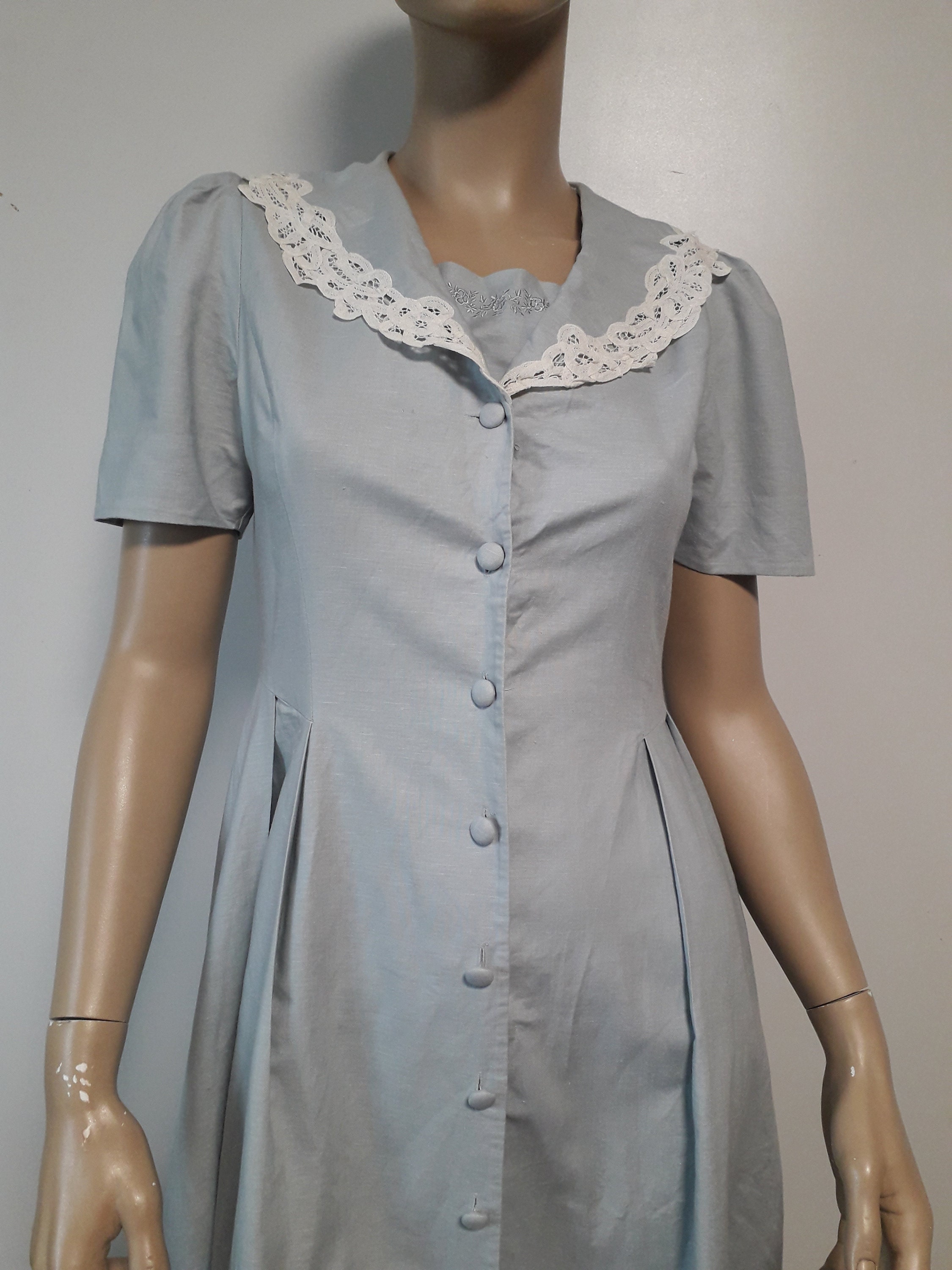 Laura Dress - A-Line Silhouette - Vintage-Inspired Lace Collar - Structured Fit - Puffed Sleeves main image 1
