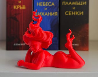 Figurka Lehabah Fire Sprite | Dekoracje książkowe Crescent City | Grafika na półce w stylu fantasy drukowana w 3D