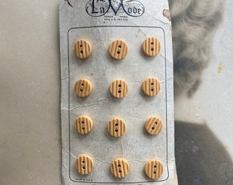 Antique Buttons Card USA La Mode Early Plastic