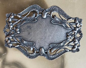 Vintage Lg Floral Stamping Floral Shield Plate Decorative Silver Metal Oxidized
