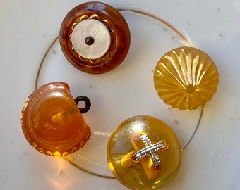 4 Vintage Buttons 2 Bakelite Buttons Carved Applejuice Coat Button