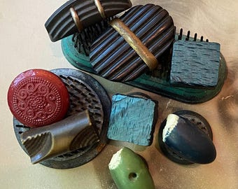 8 Vintage Button Oddities Early Plastic Lot Group Assortment Detash Craft Lot