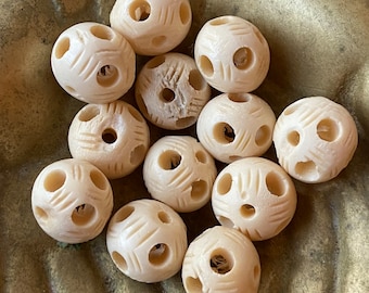 12 Vintage Carved Bone Beads Holes 12