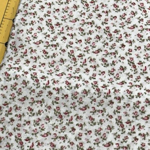 Beautiful Vintage Fabric - Tiny Calico Fabric - Roses on White Background - Lightweight Cotton Fabric - 44” x 72”