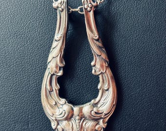 Magic Ring Holder sz 3-14 large Baroque regal silver necklace pendant sturdy