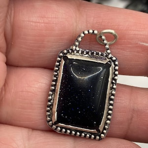 Ciondolo reversibile in pietra d&#39;oro: collana con astronave spaziale in argento sterling con perline