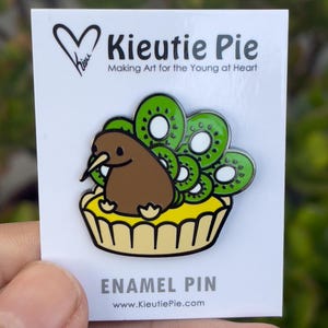 Kiwi Tart - Hard Enamel Pin, Kiwi Pin, Cute Kiwi Cartoon, Kiwi Lover Gift, Kiwi Brooch, Birthday Gift, Fruit Pin