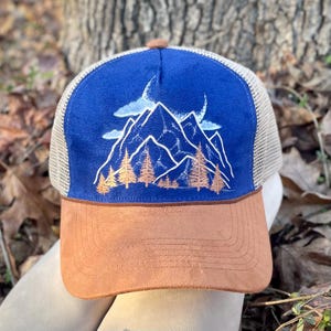 Painted Mountain Hat - Etsy display picture 3