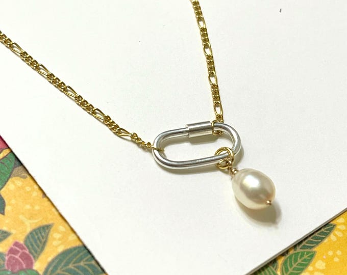 Mixed Metals Carabiner Pearl Necklace | 14k gold filled figaro chain | 925 silver clasp | minimalist jewelry