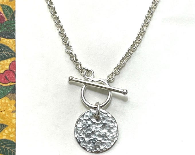 Sterling Silver Hammered Disc Medallion Toggle Necklace • Minimalist 925 Rolo Chain • Everyday Pendant • Gift for Her