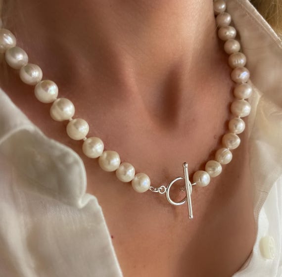 Pearl necklace with toggle clasp discount