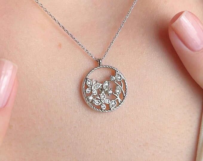Floral Necklace Silver, Flower Circle Gift for Her, Botanical Jewelry Women, Birthday Gift Wife, Dainty Flower Necklace Elegant