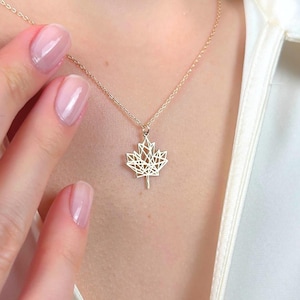 Ahornblatt Halskette aus 14K Gold, Minimalistischer Gold Anhänger, Natur Schmuck, Kanada Geschenk, Blatt Anhänger, Herbst Schmuck, Geburtstagsgeschenk