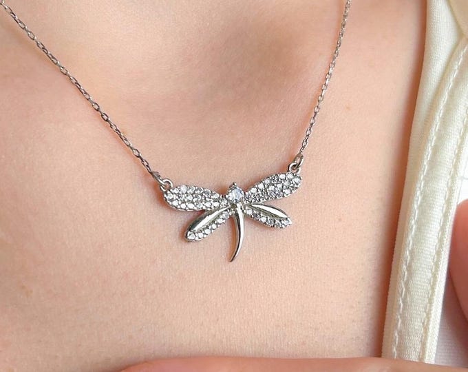 Dragonfly Necklace Silver, Nature Jewelry Gift for Her, Dainty Insect Pendant, Birthday Gift Women, Elegant Dragonfly Charm Necklace