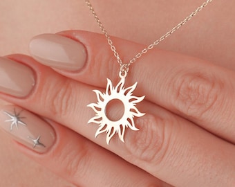 Sun Necklace 14K Gold Dainty Pendant, Detailed Sun Symbol Jewelry, Birthday & Gift for Her or Mom