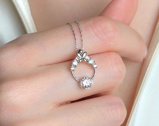 Flower Crown Necklace Silver, Dainty Sparkling Floral Pendant Gift for Her, Elegant Jewelry, Birthday Gift Women, Nature Inspired Charm
