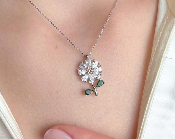 Flower Necklace for Women, Dainty Floral Pendant Gift, Silver Jewelry for Her, Birthday Gift Wife, Elegant Blossom Charm Necklace