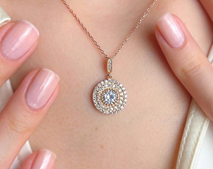 Circle Halo Necklace Gold, Dainty Round Pendant Gift for Her, Elegant Jewelry for Women, Birthday Gift, Anniversary Necklace, Diamond Charm