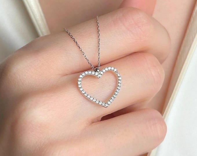 Heart Necklace for Women - Dainty Silver Love Pendant, Sparkling Anniversary & Valentine’s Gift for Her, Elegant Jewelry