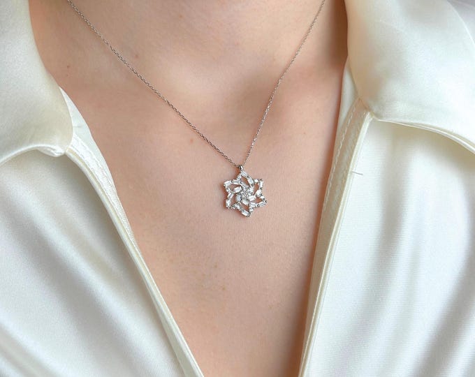 Star Necklace Silver, Dainty Sparkling Star Pendant, Celestial Jewelry Gift for Her, Elegant Minimalist Birthday Charm Necklace