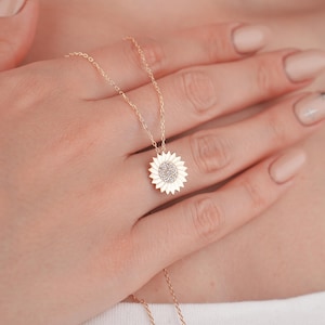 14k Solid Gold Sonnenblume Anhänger, Sonnenblume Halskette, minimalistische Blumen Charme, zierlicher Schmuck, Geburtstagsgeschenk, Liebhaber Halskette, Geschenk für sie