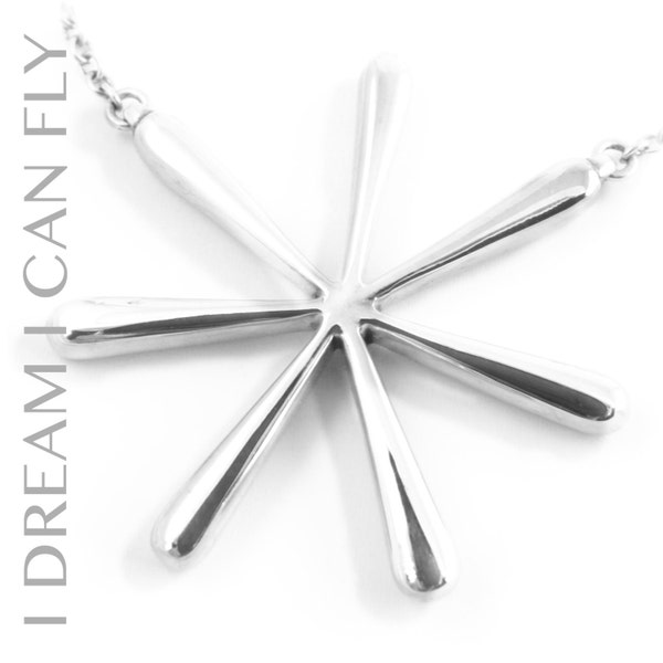 Flower necklace in polished sterling silver