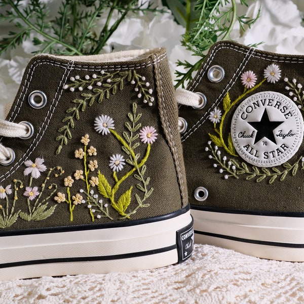 Custom Wedding Converse High Tops, Bridal Flowers Embroidered Shoes, Wedding Flowers Embroidered Sneakers, Personalized Gifts for Girlfriend