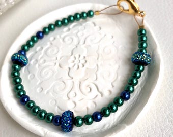 Green and Sapphire Blue Pearl Bracelet size 7.5 inches